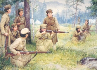 Обучает женщин-солдат