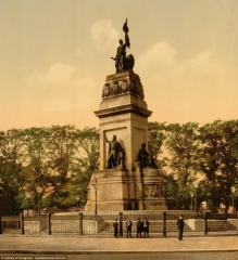 Национальный памятник 1813 года в Гааге.
